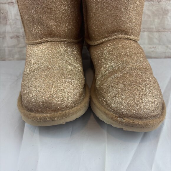 UGG Girls Youth Women's 5 Gold Glitter Classic Short II Insulated Winter Boots - Picture 5 of 10